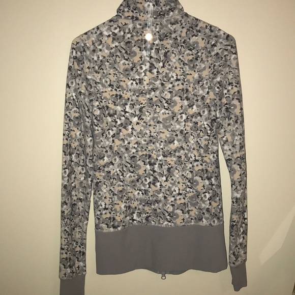 Lululemon Jacket - Picture 6 of 8
